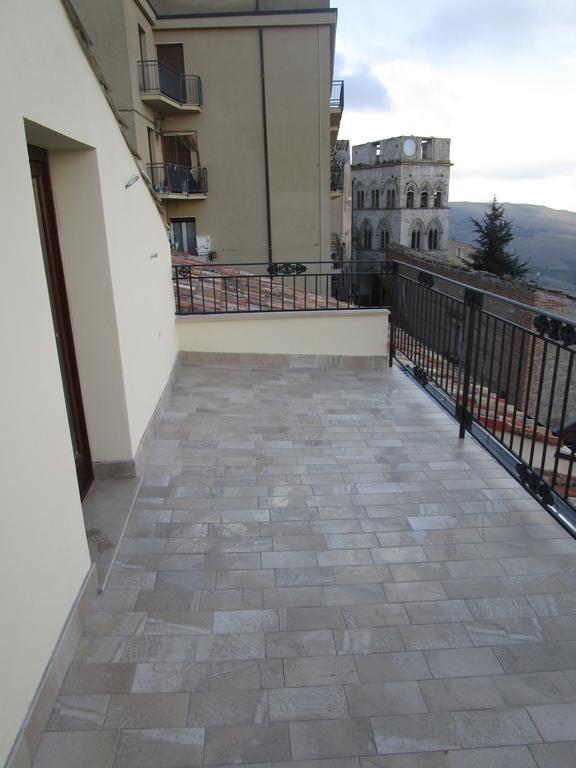 Residence Ventimiglia Gangi Kültér fotó